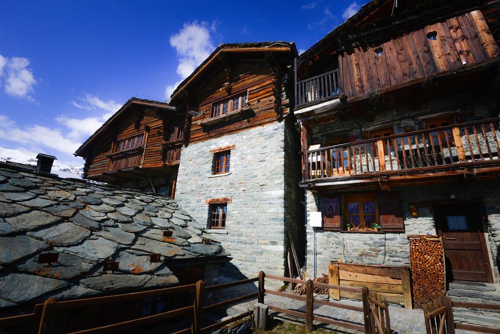 Hotel Rifugio Vieux Crest Champoluc Exterior foto