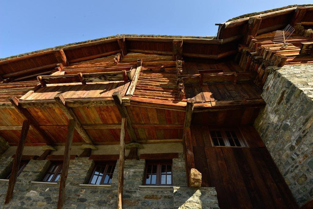 Hotel Rifugio Vieux Crest Champoluc Exterior foto