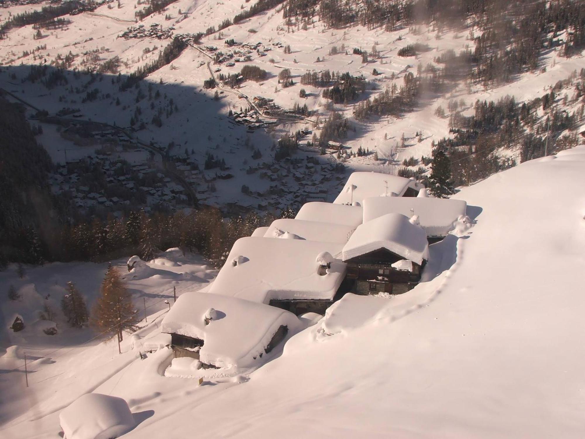 Hotel Rifugio Vieux Crest Champoluc Exterior foto